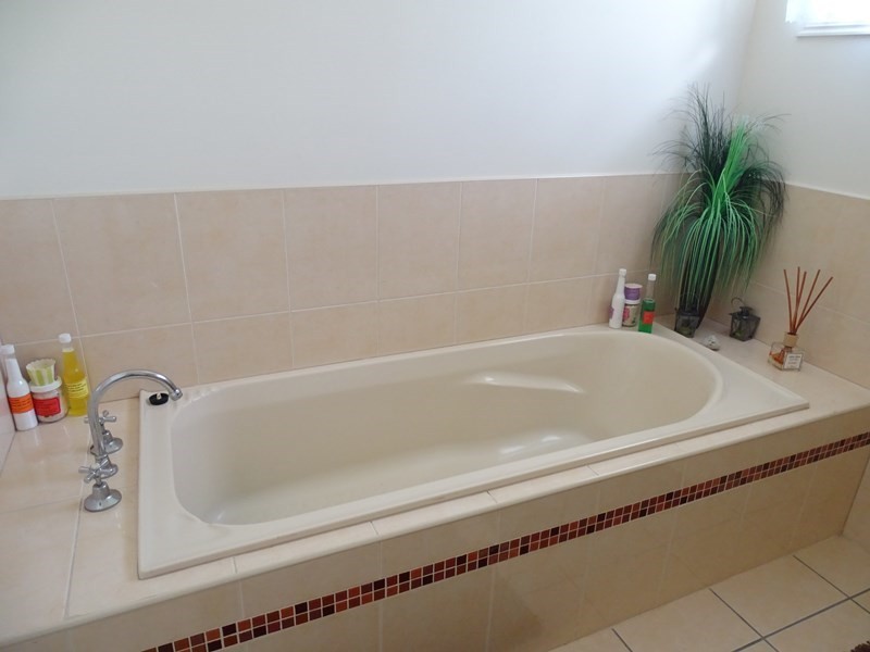 15 Groth Street, Tinana QLD 4650