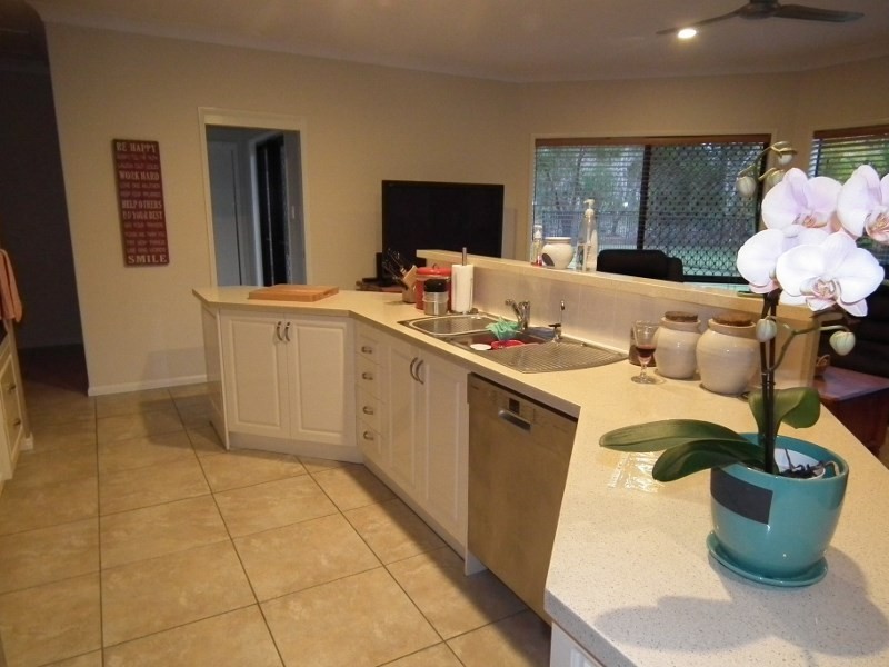 28 Brooke Court, Oakhurst QLD 4650