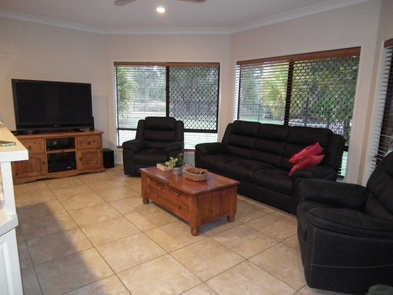 28 Brooke Court, Oakhurst QLD 4650