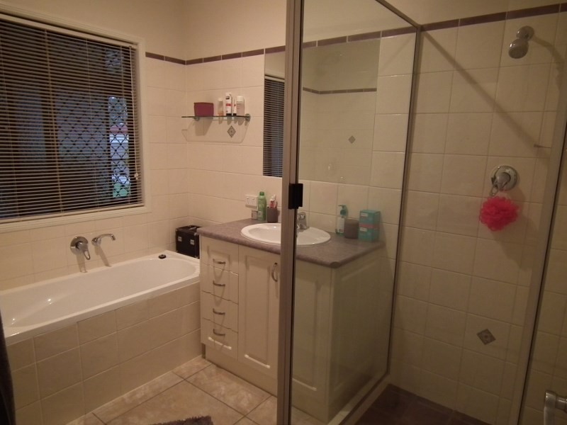 28 Brooke Court, Oakhurst QLD 4650