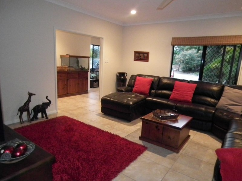 28 Brooke Court, Oakhurst QLD 4650