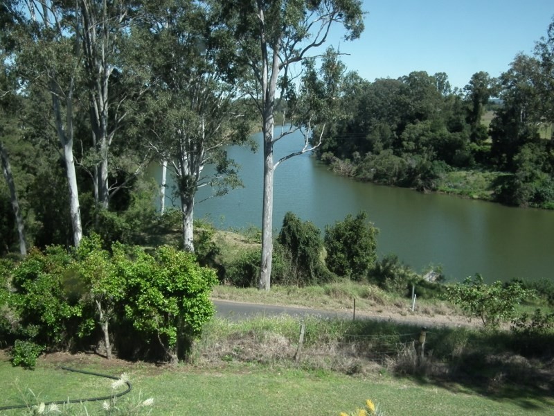 1 Smith Avenue, Tiaro QLD 4650