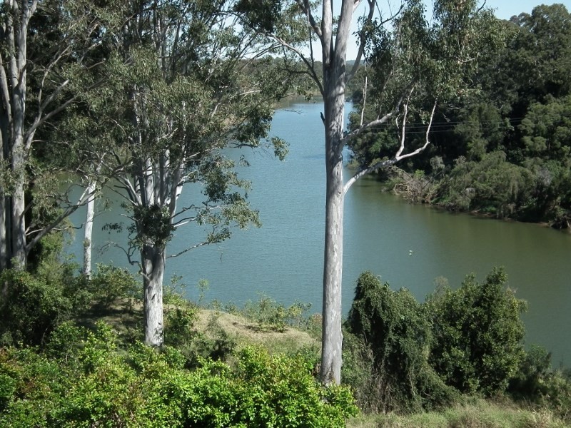 1 Smith Avenue, Tiaro QLD 4650