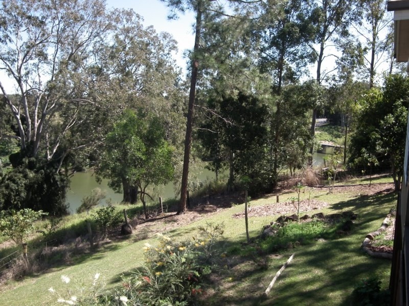 1 Smith Avenue, Tiaro QLD 4650