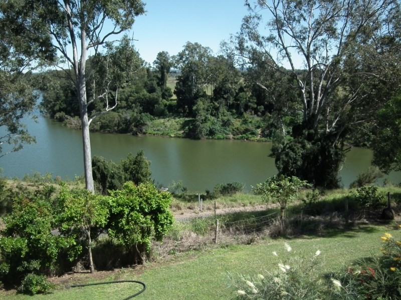 1 Smith Avenue, Tiaro QLD 4650