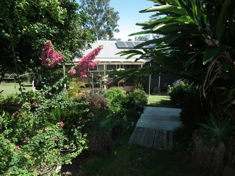 1 Smith Avenue, Tiaro QLD 4650