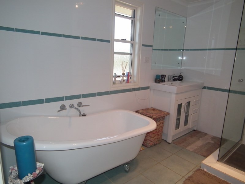 41 Steindl Street, Granville QLD 4650