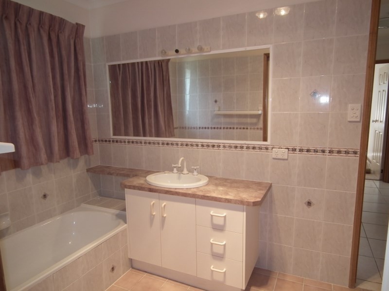 2 Greenway Court, Maryborough QLD 4650