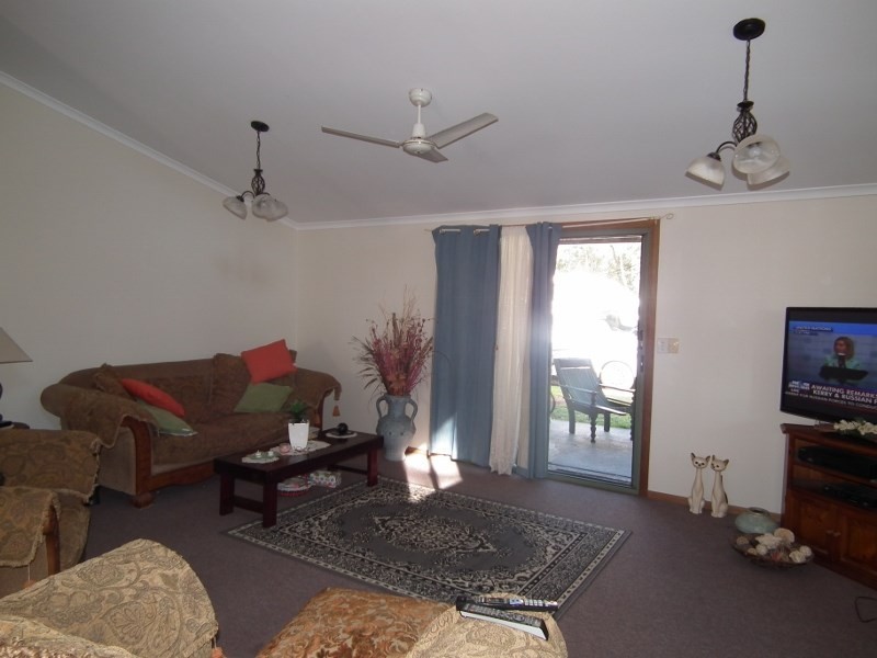 9 Leah Drive, Oakhurst QLD 4650