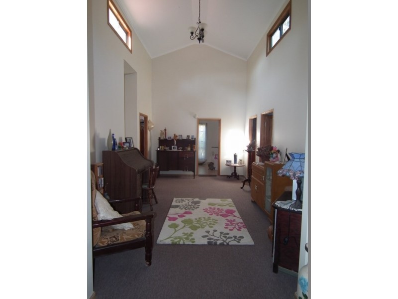 9 Leah Drive, Oakhurst QLD 4650