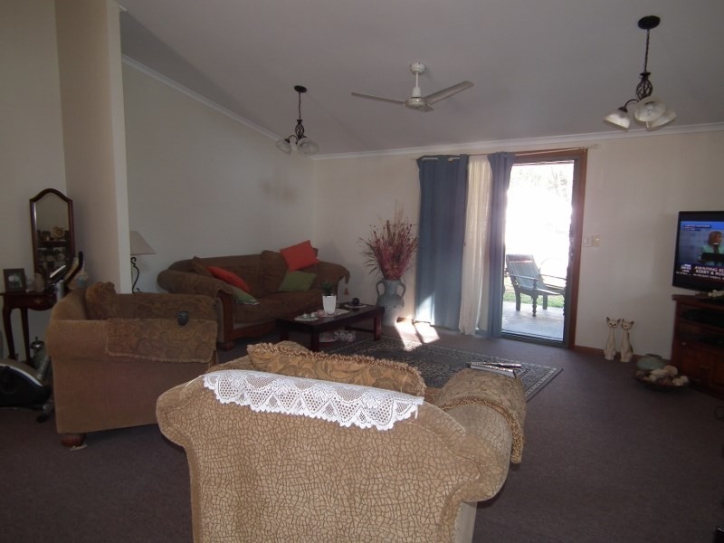 9 Leah Drive, Oakhurst QLD 4650