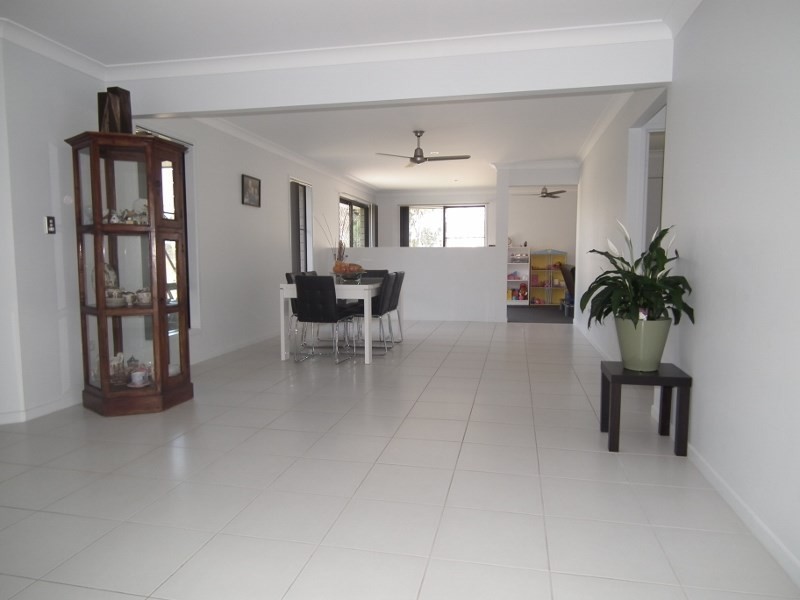 18 Wills Court, Oakhurst QLD 4650