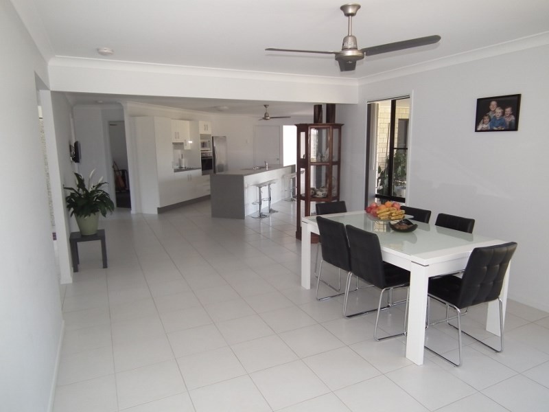 18 Wills Court, Oakhurst QLD 4650