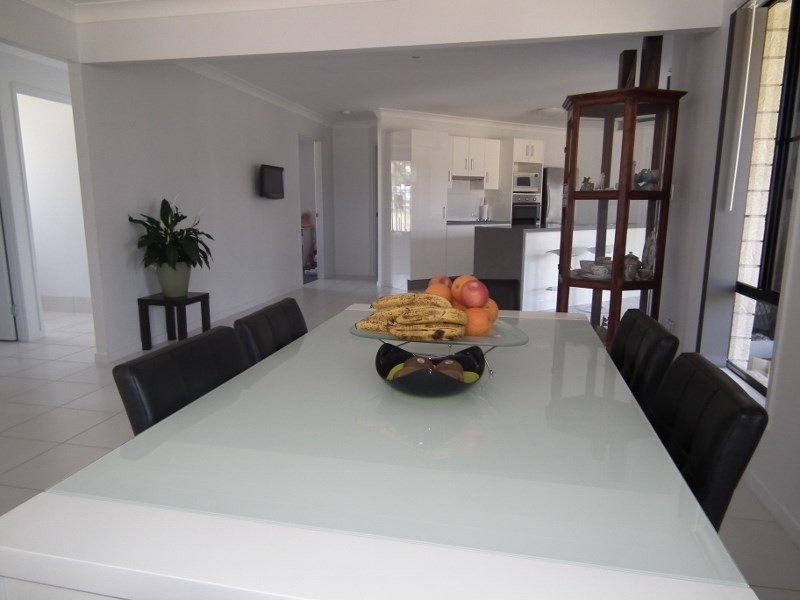 18 Wills Court, Oakhurst QLD 4650