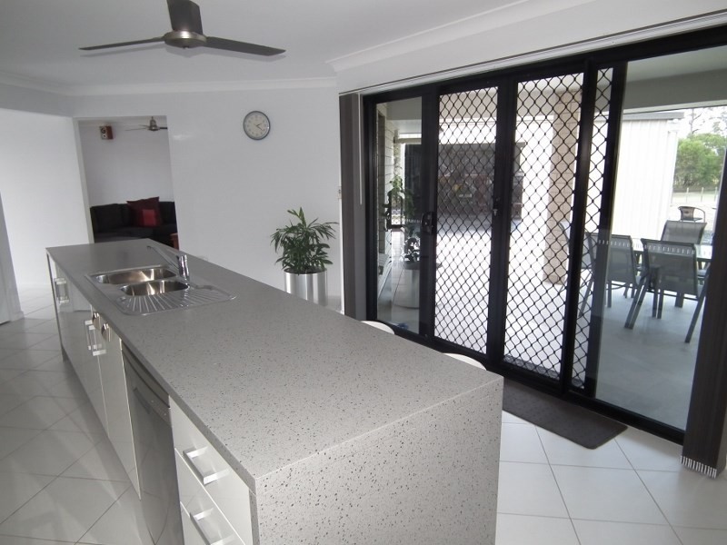 18 Wills Court, Oakhurst QLD 4650