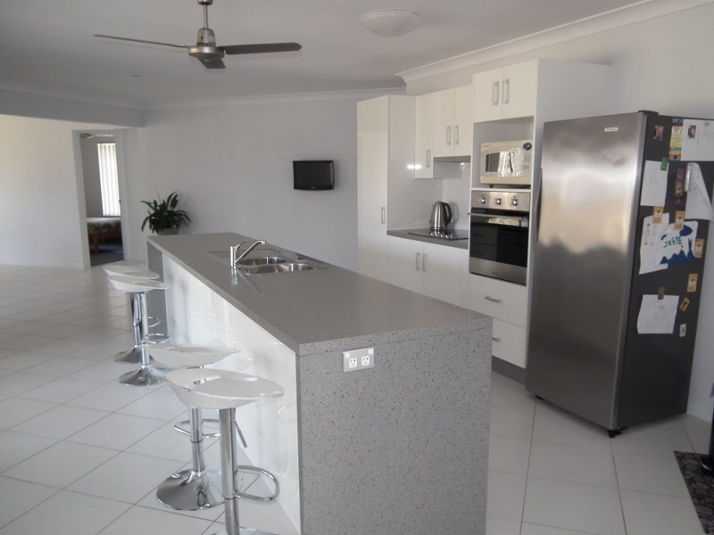 18 Wills Court, Oakhurst QLD 4650