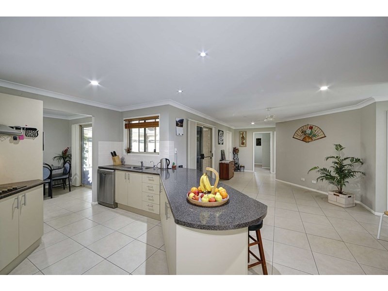 165 Woocoo Drive, Oakhurst QLD 4650