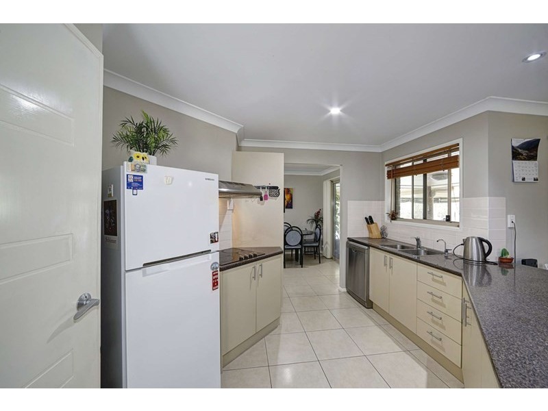 165 Woocoo Drive, Oakhurst QLD 4650