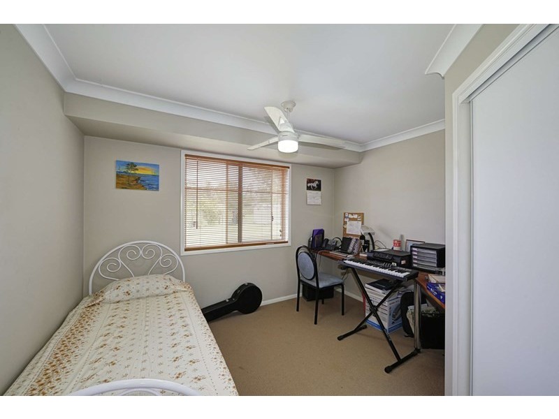 165 Woocoo Drive, Oakhurst QLD 4650