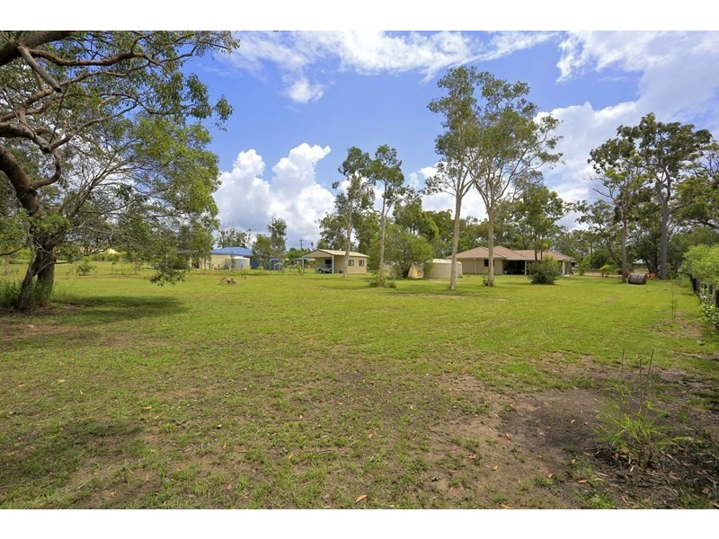 165 Woocoo Drive, Oakhurst QLD 4650