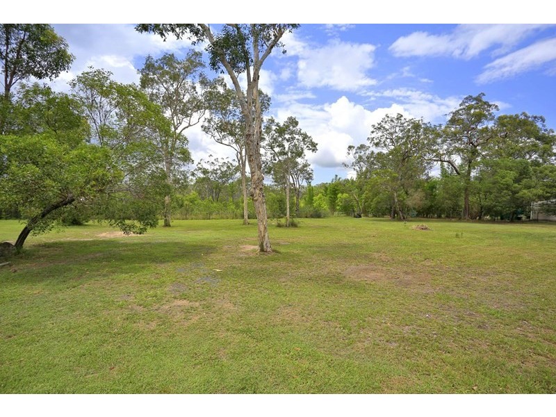 165 Woocoo Drive, Oakhurst QLD 4650