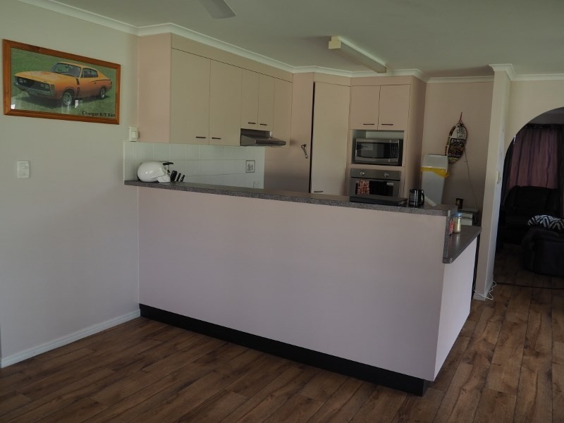 41 Woocoo Drive, Oakhurst QLD 4650