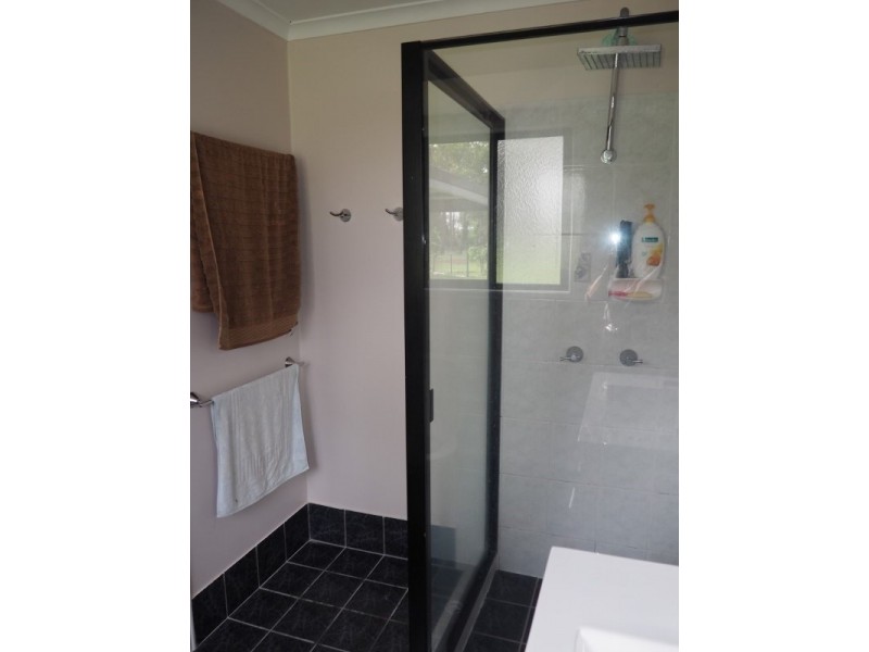 41 Woocoo Drive, Oakhurst QLD 4650