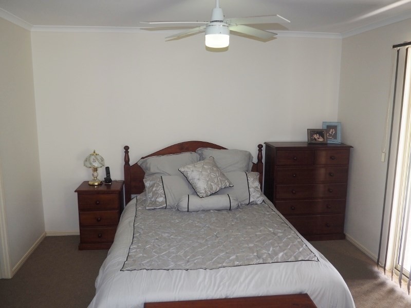 13 Lockett Close, Oakhurst QLD 4650