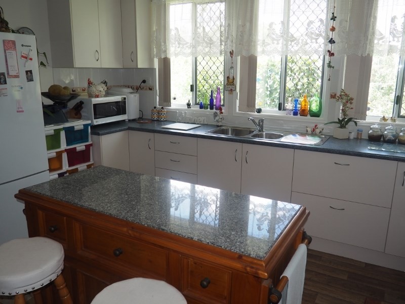 11 Herrenberg Street, Aldershot QLD 4650