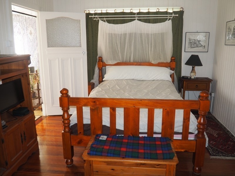 11 Puller Street, Granville QLD 4650