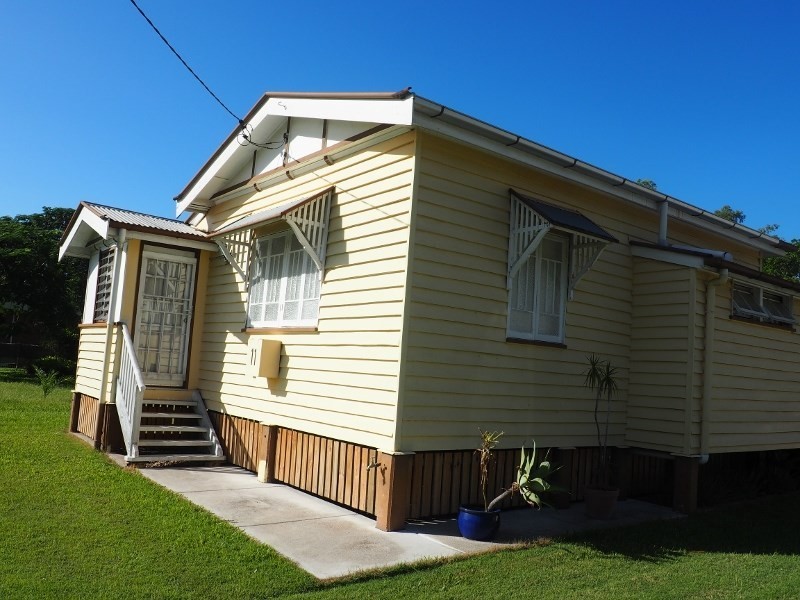 11 Puller Street, Granville QLD 4650