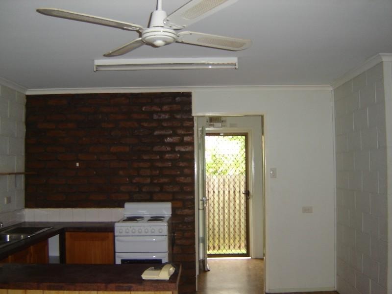 1/218 Cambridge Street, Granville QLD 4650