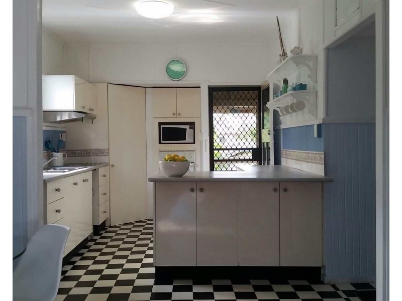 24 Pearson Street, Granville QLD 4650