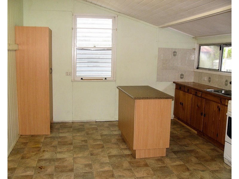 194 Ferry Street, Maryborough QLD 4650