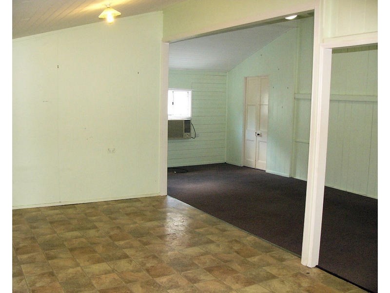 194 Ferry Street, Maryborough QLD 4650