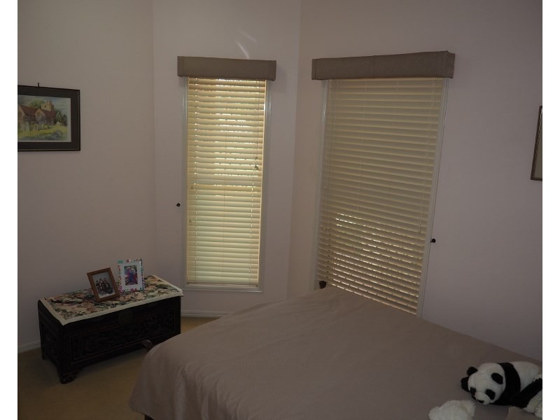 247 Woocoo Drive, Oakhurst QLD 4650