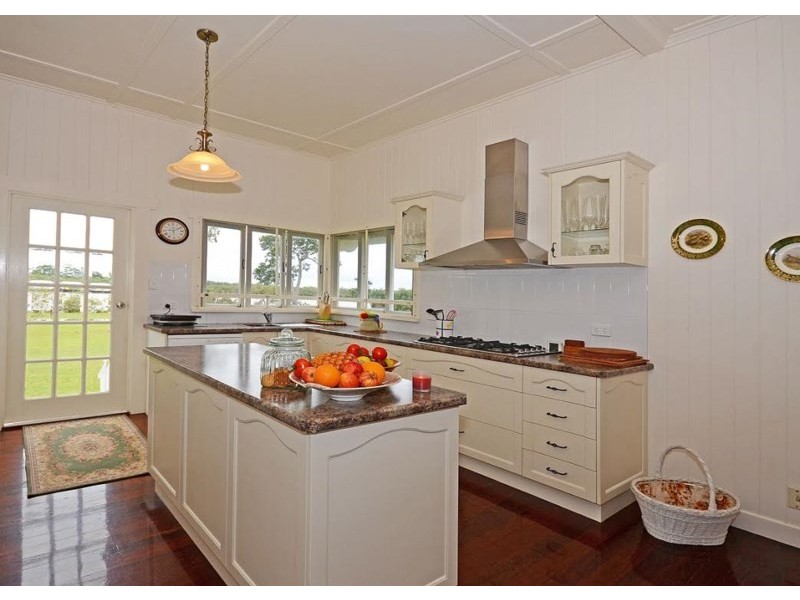 698 Walkers Point Road, Walkers Point QLD 4650