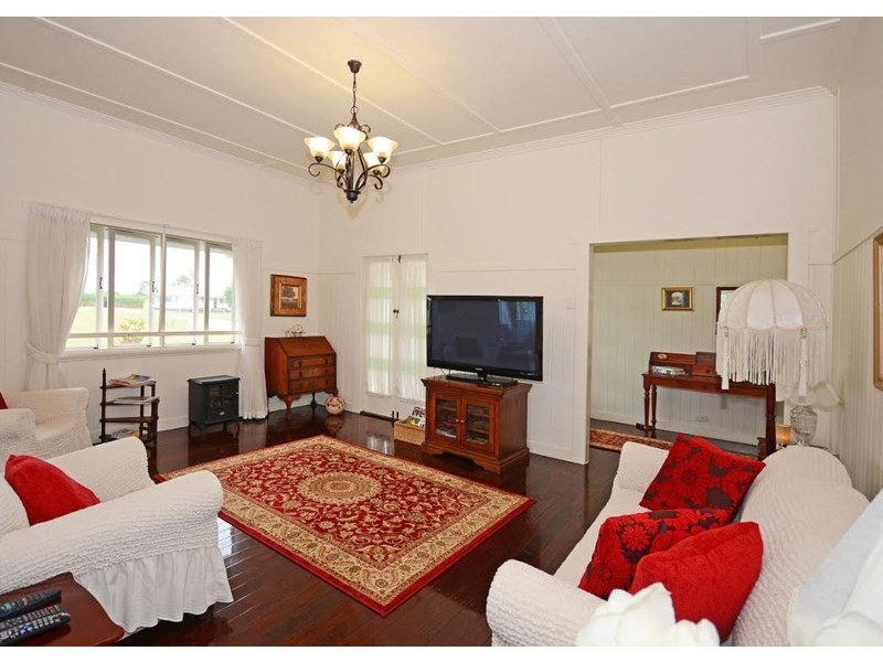 698 Walkers Point Road, Walkers Point QLD 4650