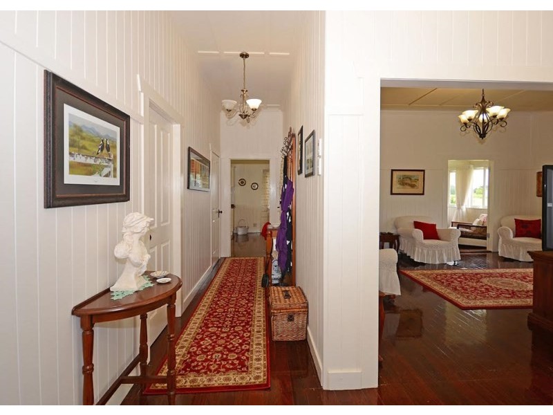 698 Walkers Point Road, Walkers Point QLD 4650