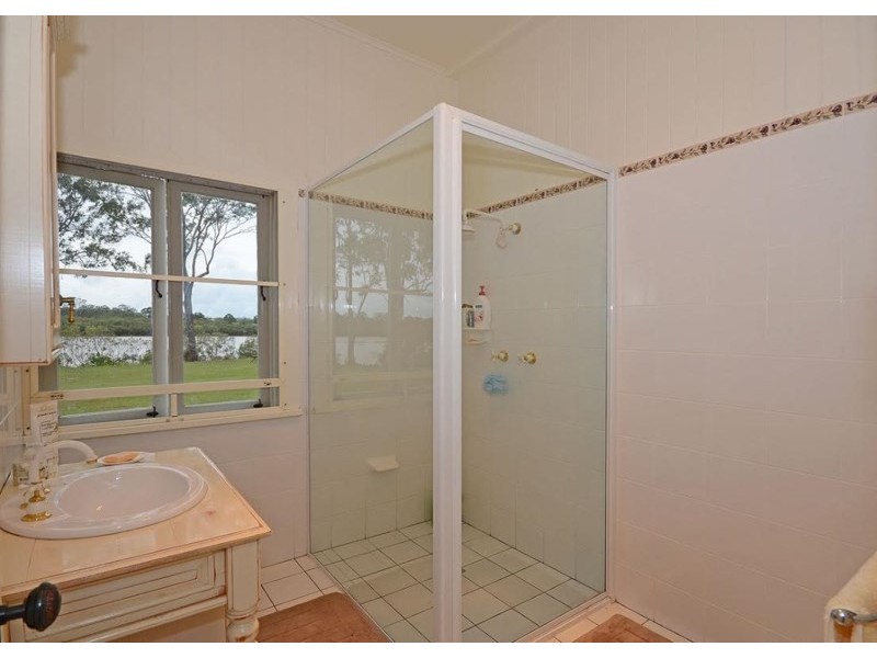 698 Walkers Point Road, Walkers Point QLD 4650