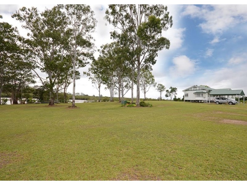698 Walkers Point Road, Walkers Point QLD 4650
