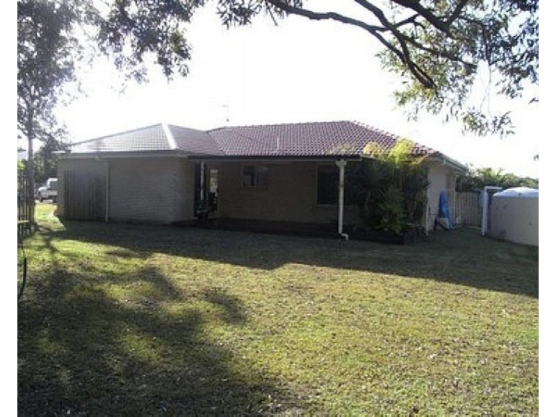 16 Whipbird Court, Urangan QLD 4655