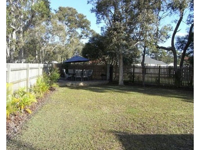 16 Whipbird Court, Urangan QLD 4655