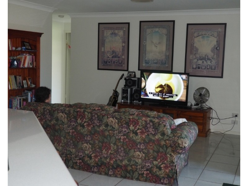 8 Cheyne Circuit, Tinana QLD 4650