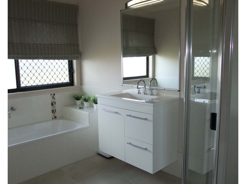 7 Westwood Way, Oakhurst QLD 4650