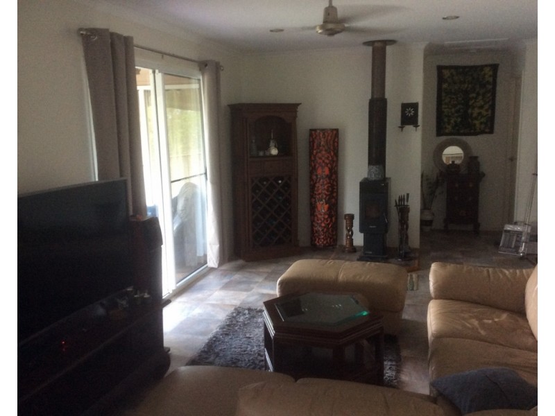 1 Smith Avenue, Tiaro QLD 4650