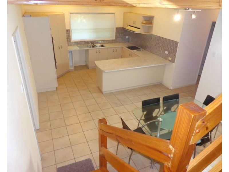 18 O’Brien Street, Granville QLD 4650