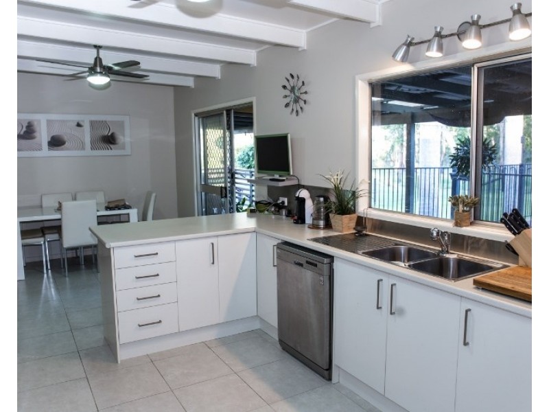 42 Hawes Lane East, Oakhurst QLD 4650