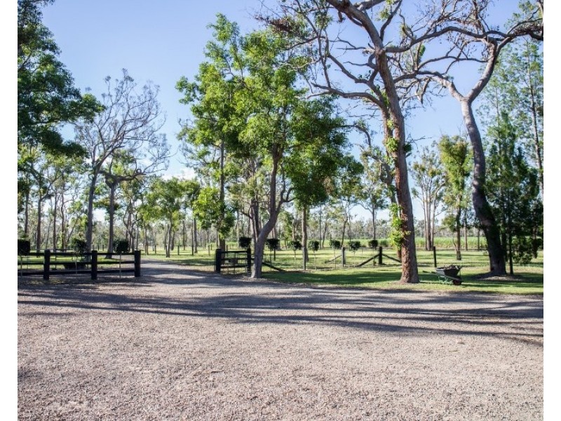 42 Hawes Lane East, Oakhurst QLD 4650