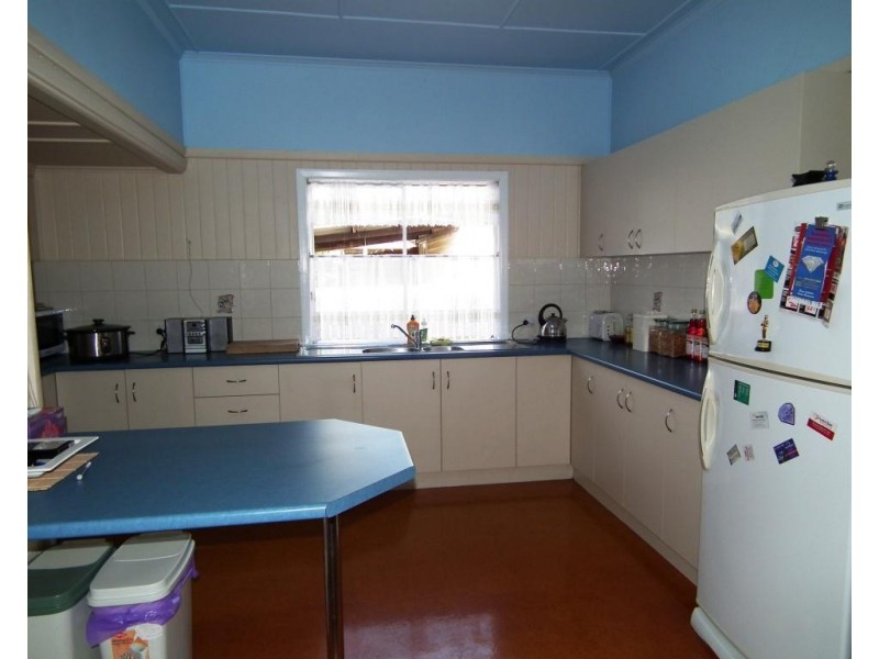 86 Dundas Street, Granville QLD 4650